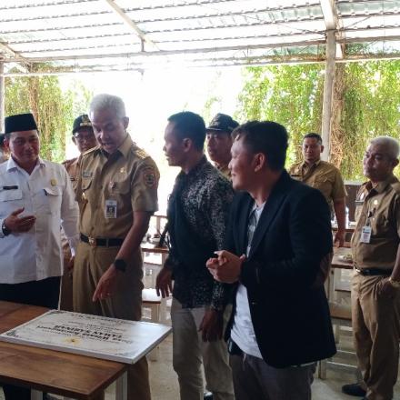 Gubernur Jawa Tengah Ganjar Pranowo Kunjungi Taman Sarinah Desa Karangsari